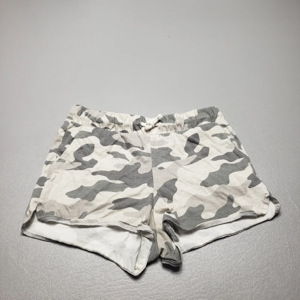 old navy girls size large 10-12 camo shorts